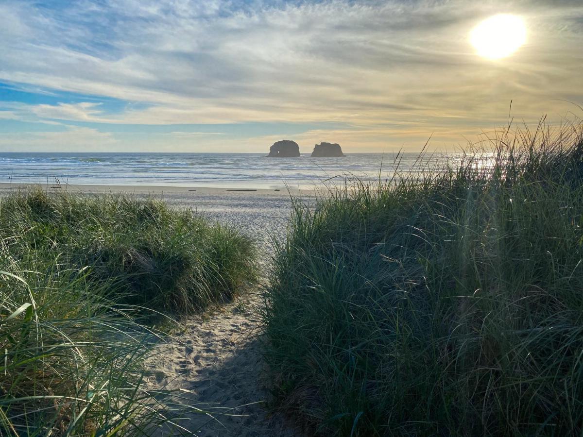 Rockaway Beach Vibes,Waterfront Oceanfront Rockaway Beach House Near Downtown,Wifi, Washer Dryer Zewnętrze zdjęcie